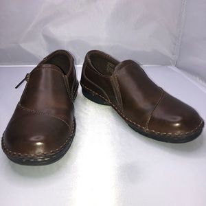 Brown brass shoes
